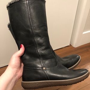 Ecco black leather and wool lined  boots - sz 38